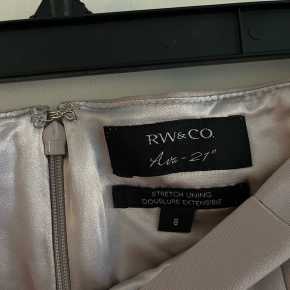 Beige RW&co skirt professional perfect for work and back to office - Picture 2 of 6